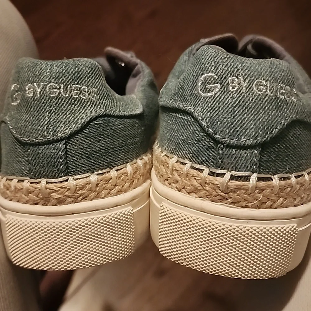 Womens Guess Denim Star Size 8 Lace Up Shoes. Never worn - Picture 7 of 10